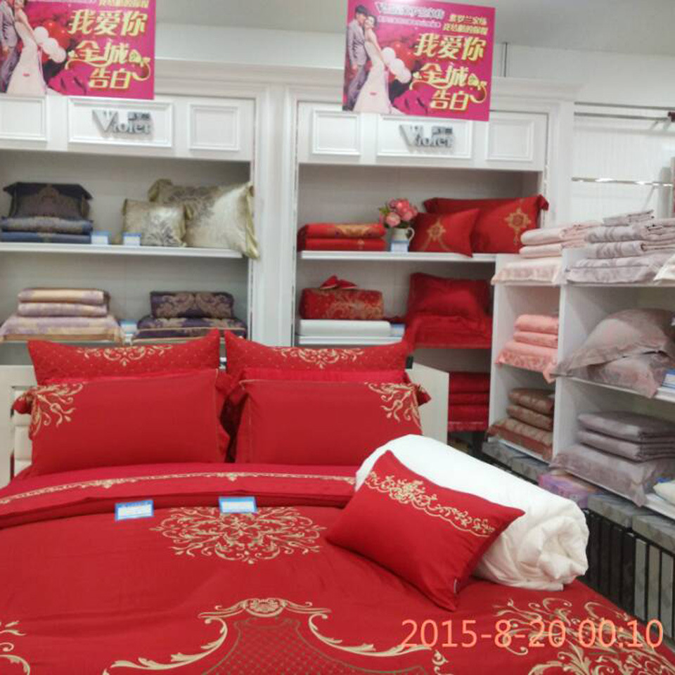木質(zhì)展示柜在家居用品陳列中的藝術(shù)與實(shí)用價(jià)值